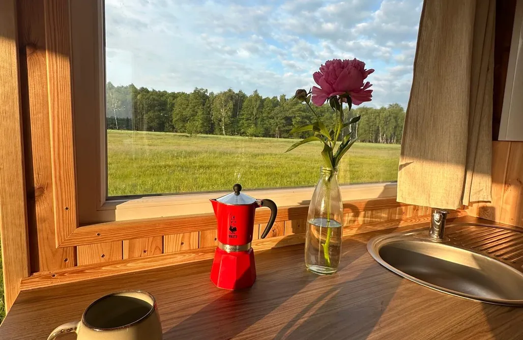 AlohaCamp Łąkowy wóz  3