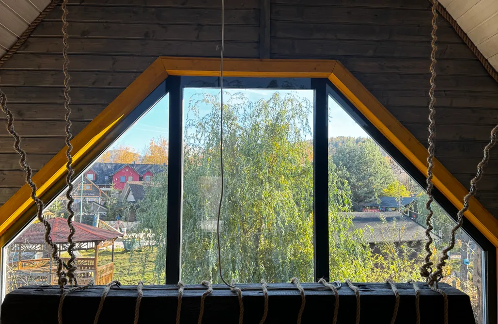 AlohaCamp Żółta stodoła 1