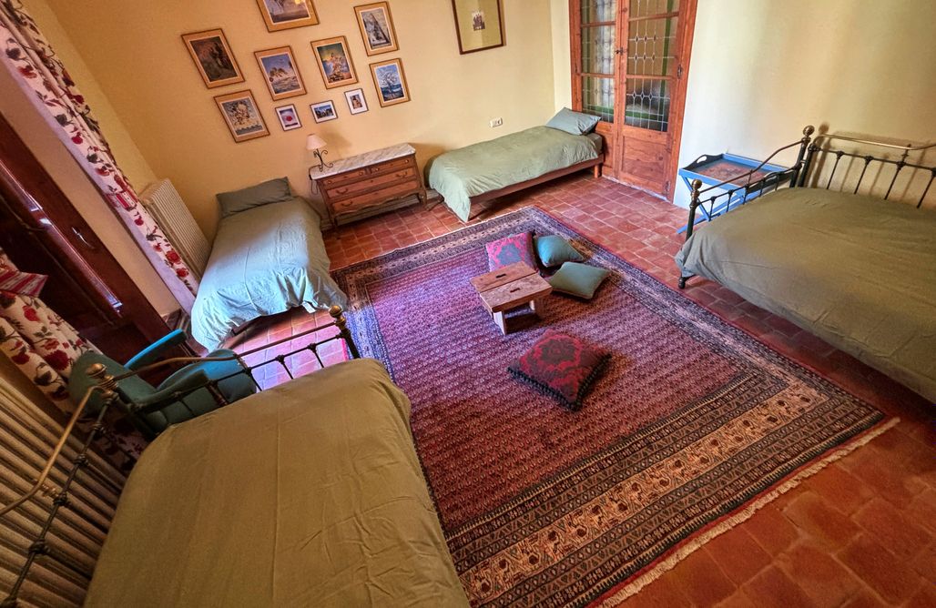 AlohaCamp Shared room in Stone & Woods Villa 2