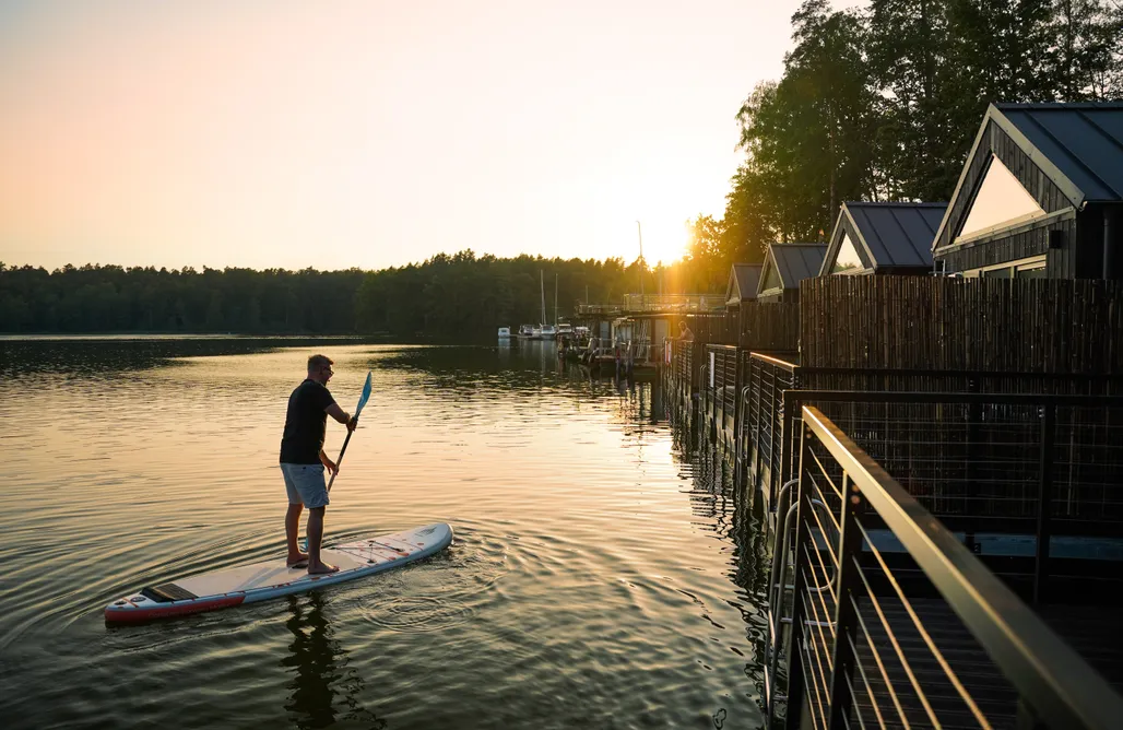Glamping Ruciane Park - Hütten auf dem Wasser 1