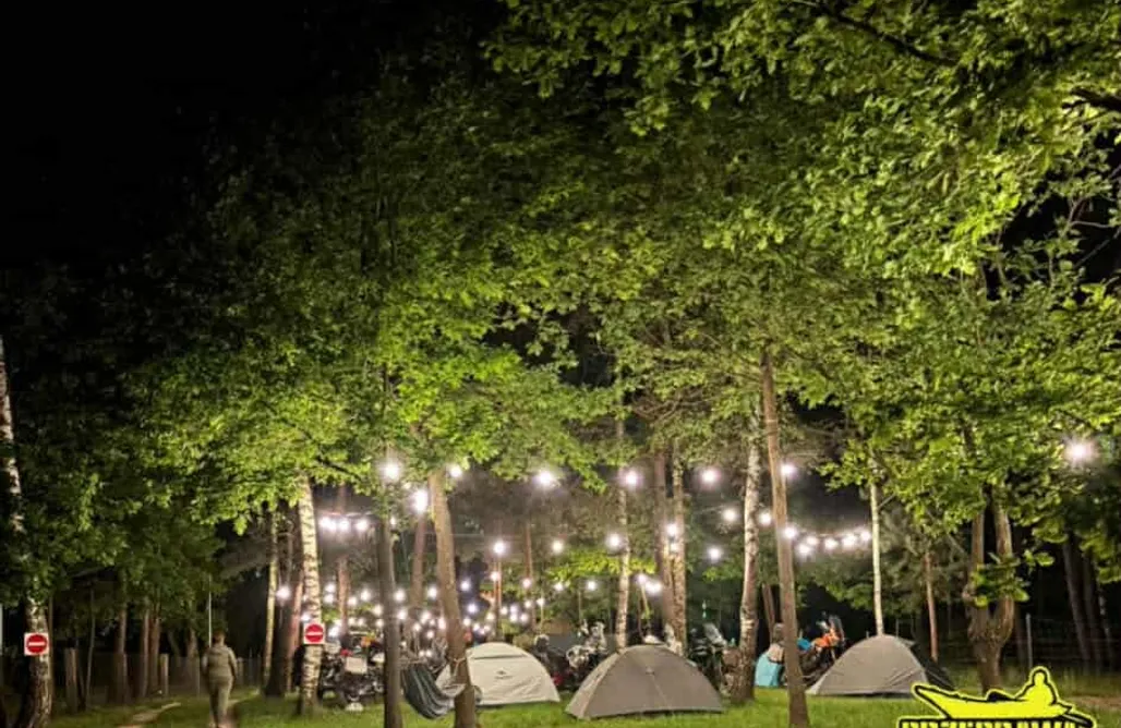 noclegi AlohaCamp Miejsce kamperowe i namiotowe - w lesie nad rzeką Tanew 1