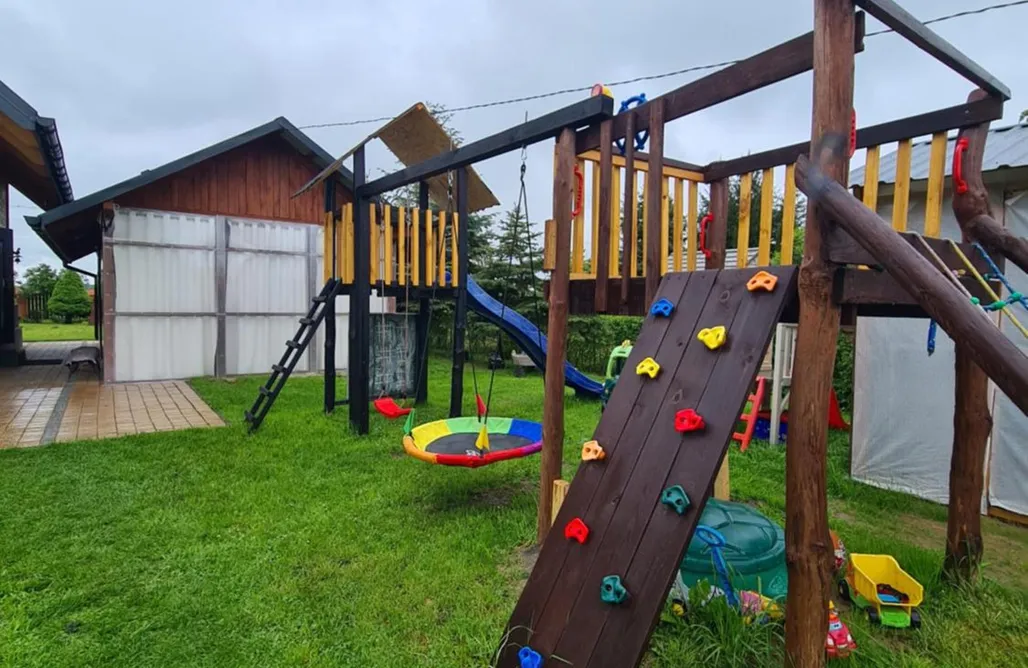 First Minute 2025 Studio Brzózka

 1