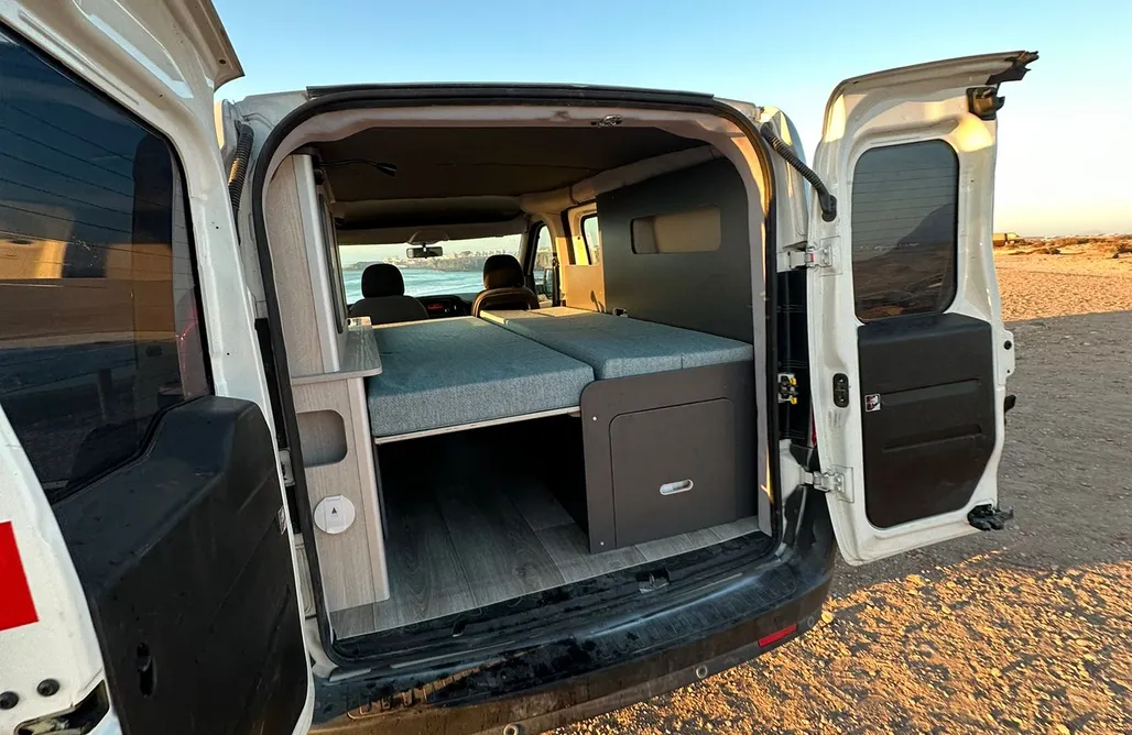 noclegi AlohaCamp Camper Van: Backpackers Experience 4