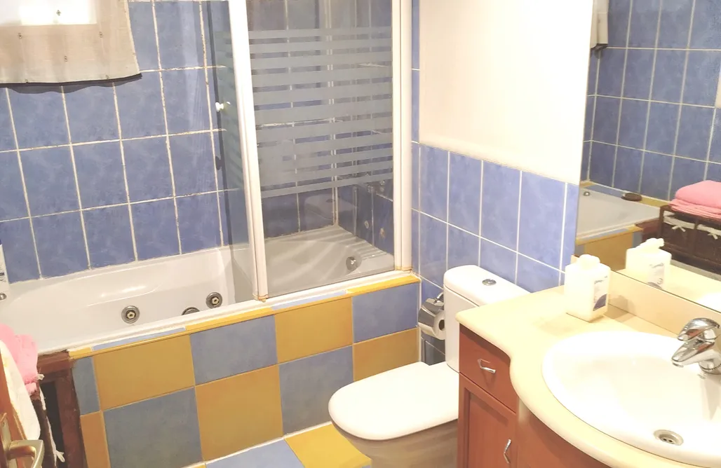 AlohaCamp accommodation Errotagane cabaña tirolesa 1