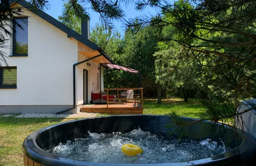 Zdjęcie obiektu Domek Wśród Pól z Balia Jacuzzi