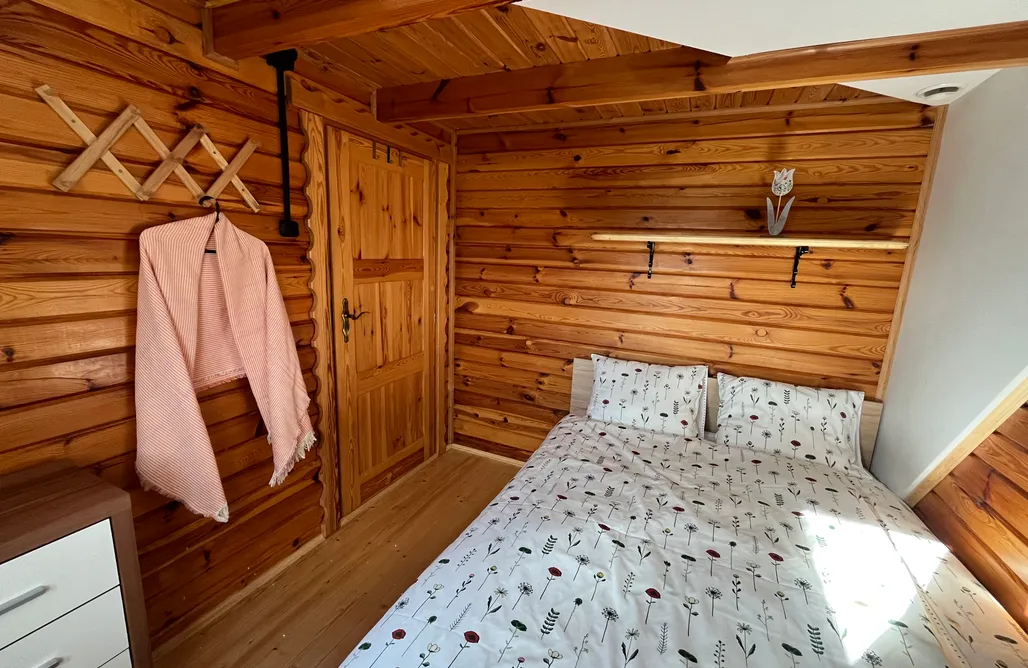 AlohaCamp Malwa - domek ogrzewany kominkiem  2