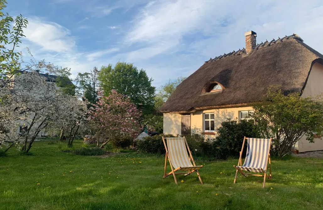 Pole Namiotowe Grzybowo Oaza pod strzechą  2