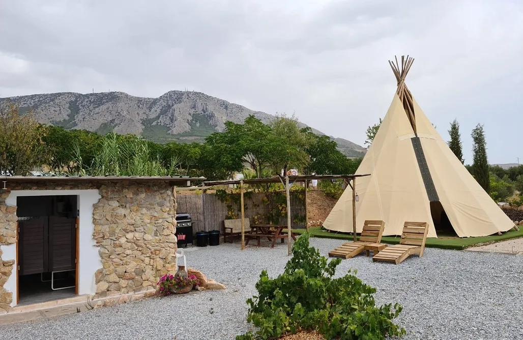 AlohaCamp Tipi grande 2