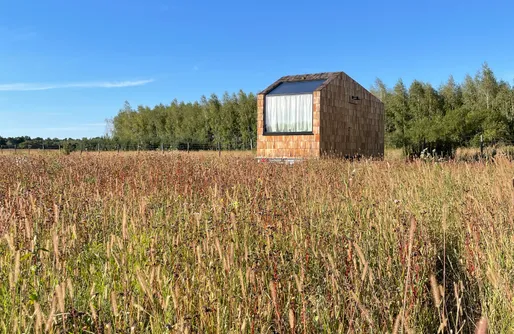 Zdjęcie obiektu UKOI Mikrohotel przy winogronach - Tiny House z podniebnym oknem - Lucimia