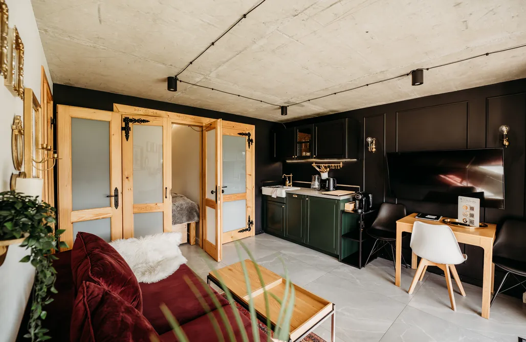 AlohaCamp Royal Studio 2