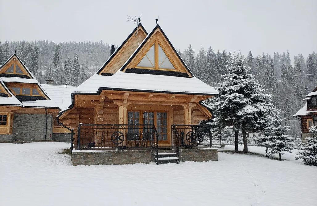 Fajne Miejsca na Wakacje w Polsce Domek drewniany luxury cottage Dabrowa 1