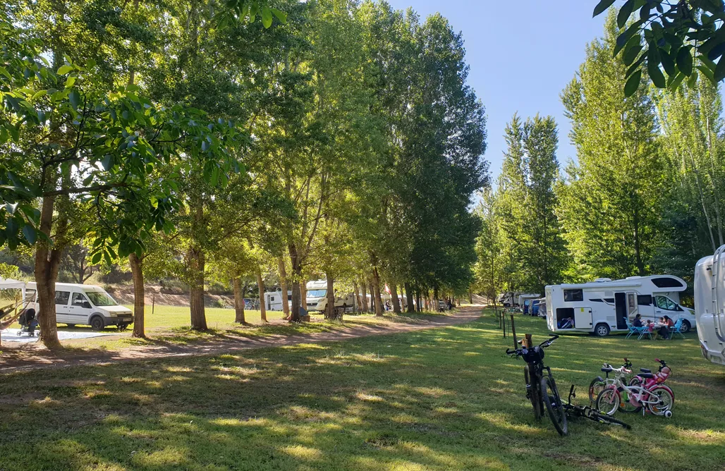 alojamientos AlohaCamp Sitio para caravanas y tiendas - Batán de las Monjas 2