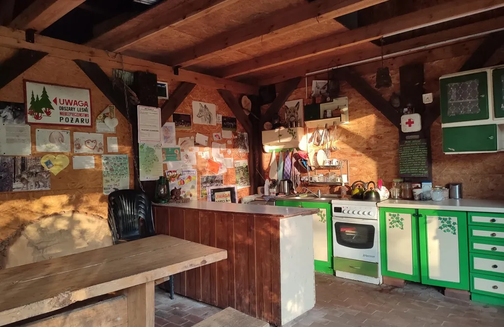 Pokoik pod wiatką - Agroturystyka w Kośmidrach AlohaCamp