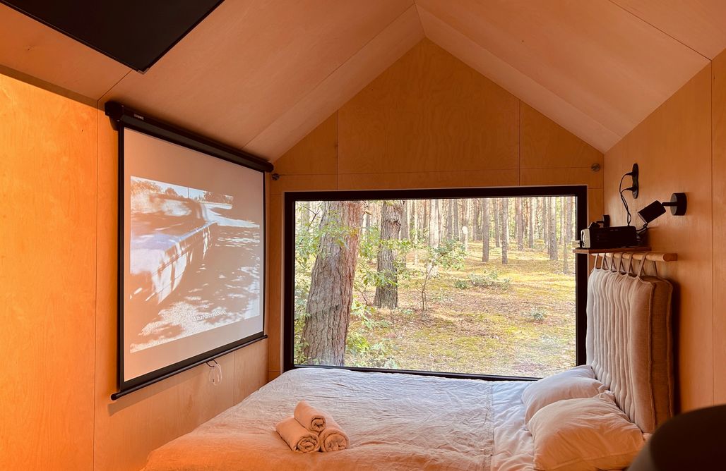 AlohaCamp UKOI Mikrokino w lesie - Tiny House z prywatnym kinem - Kręgi k. Wyszkowa 2