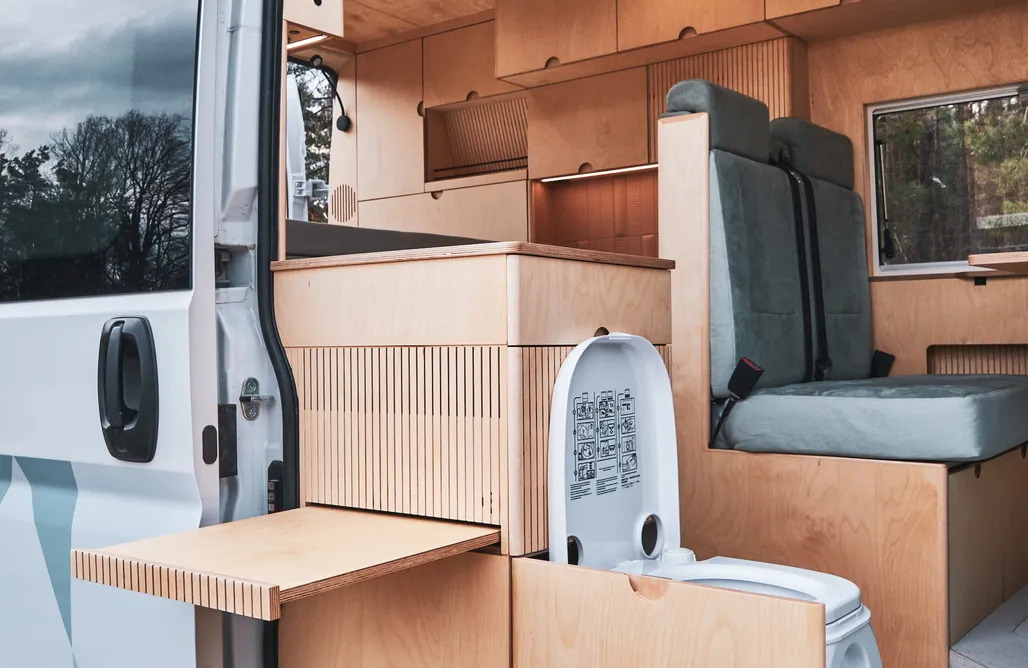 AlohaCamp Campervan z tarasem na dachu 2