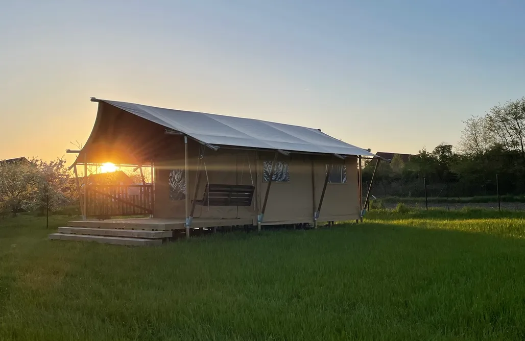 Wołów noclegi Sielanka Glamping – luksusowy namiot z prywatnym jacuzzi 3