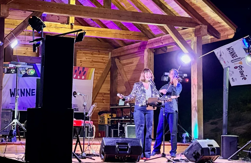 Beczki noclegowe - Winnica Orle  AlohaCamp