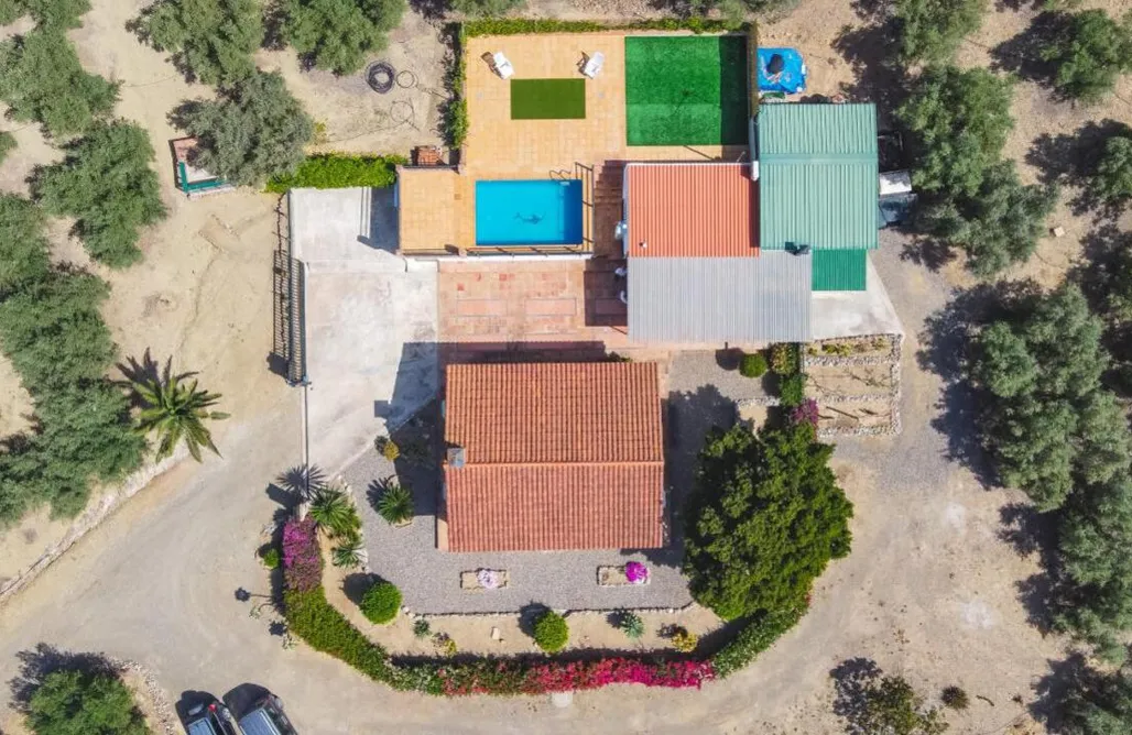 AlohaCamp accommodation Finca La Higuera de La Estacion 1