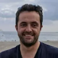 Karol propietario W Sercu Kotliny