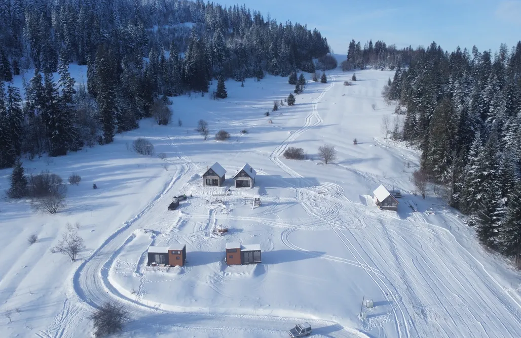 noclegi AlohaCamp Domek z widokiem na góry z jacuzzi Tiny House domek w górach  1