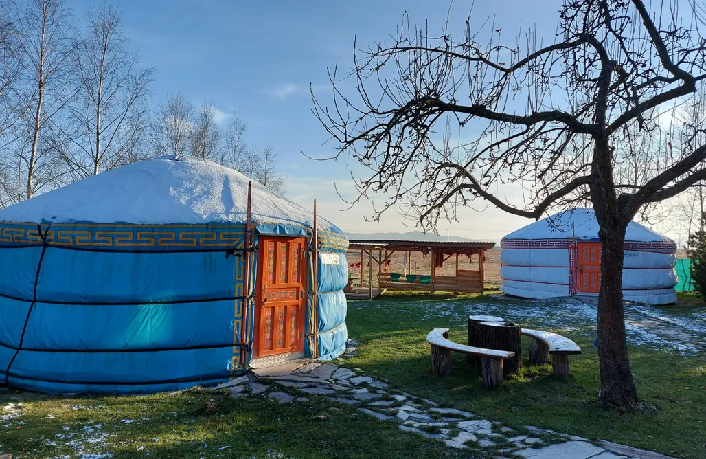 Domek na Weekend dla Dwojga Domy Słońca Jurty Mongolskie 2