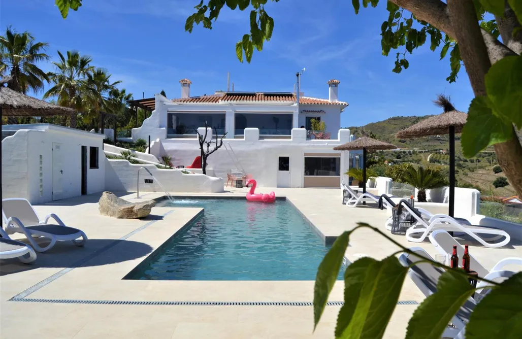 Zaćmienie Słońca 2026 ☀️ Ecovilla 2