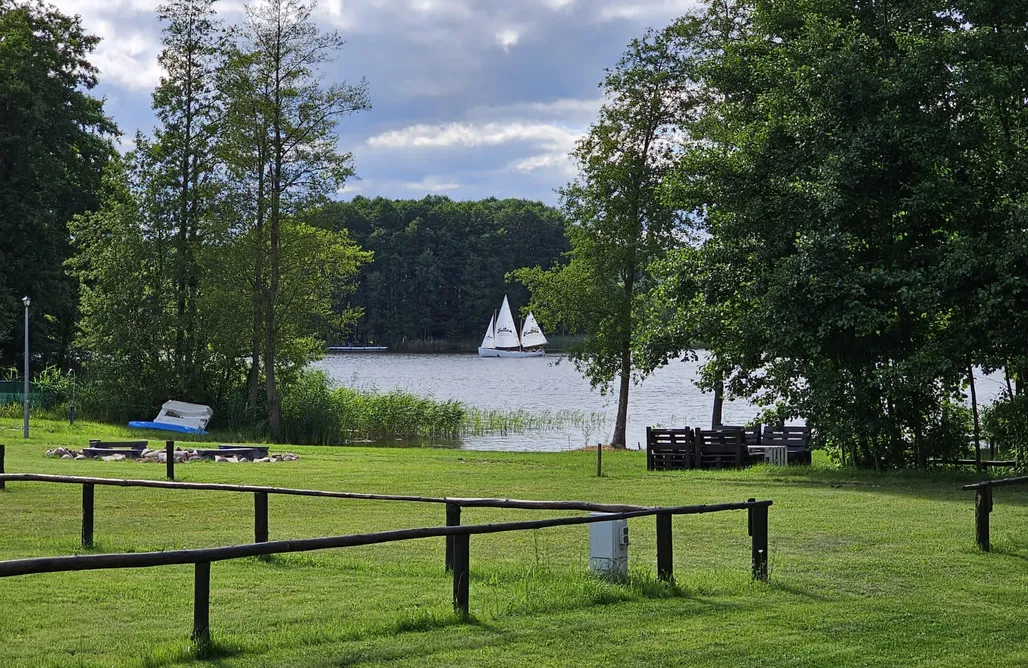 AlohaCamp Dom holenderski (5-6os.) nad samym Jeziorem Okrągłe, prywatna plaża, pomosty wędkarskie, kajaki, sauna, jacuzzi, SPA 1