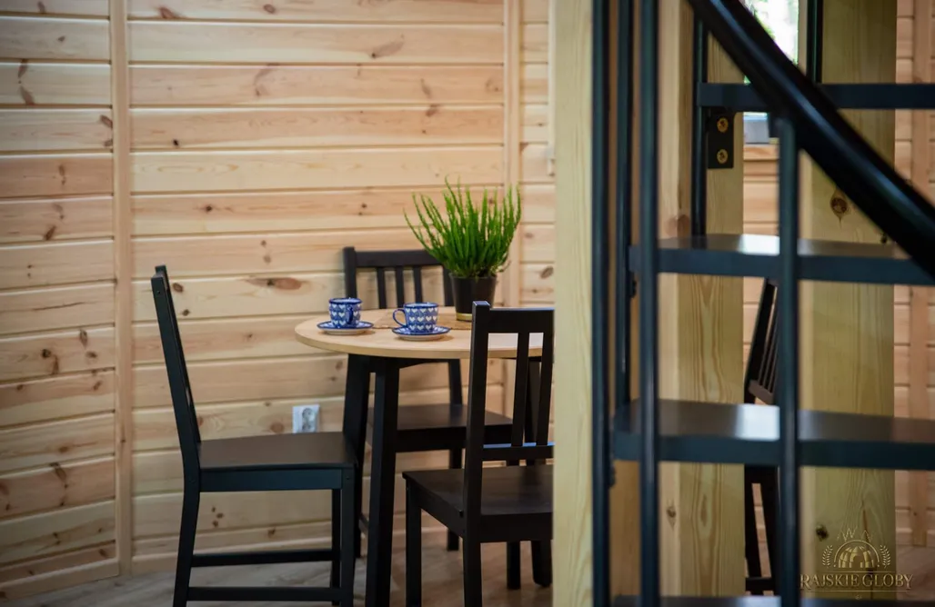 Huta Różaniecka Domki Rajskie Globy  1