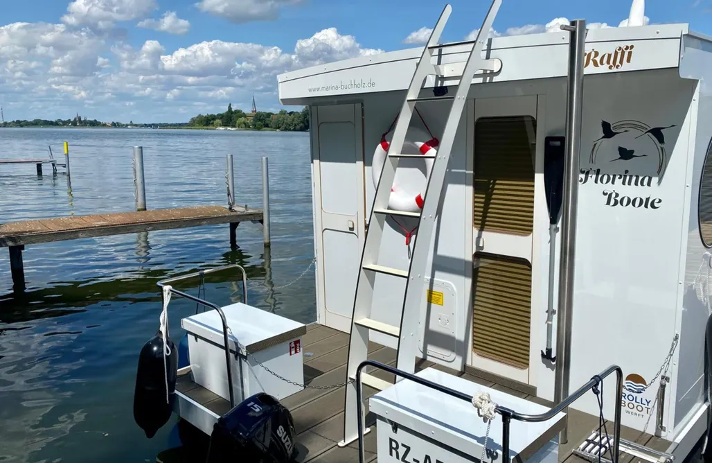 AlohaCamp accommodation AhoiWerder Rollyboot Florina  3