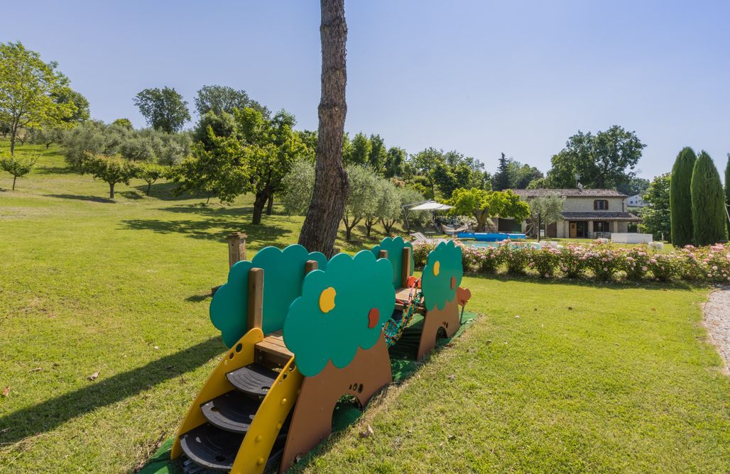 Glamping Umbria Villa Anna heated pool two outdoor jacuzzi and sauna 1