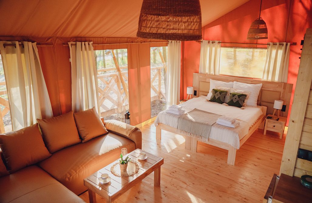 AlohaCamp Namiot 4 osobowy z prywatną łazienką i kuchnią 2