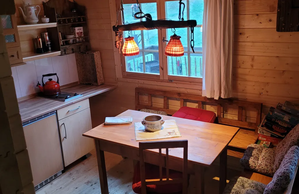 AlohaCamp Holzhaus alleine am Waldrand 3