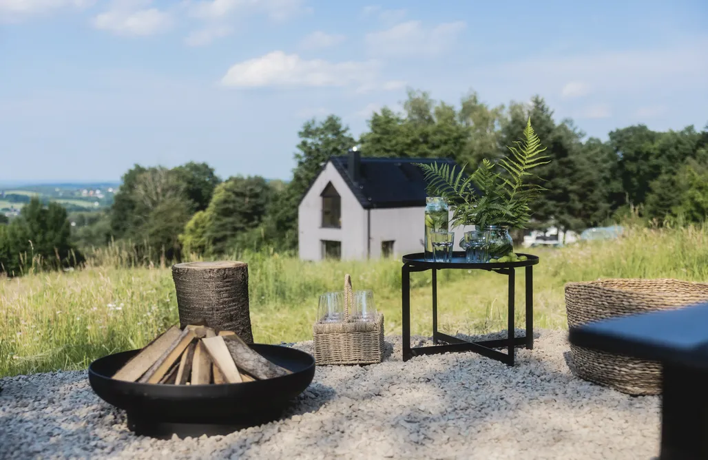 Unterkunft AlohaCamp Dzikie Pole – stimmungsvolles Haus mit Badefass im Grünen 5