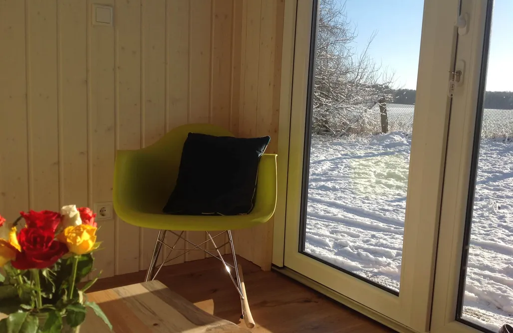 AlohaCamp Tiny House 3 ein Wintererlebnis vor dem Kamin 4