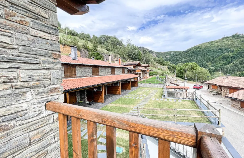 Unterkunft AlohaCamp Encant muntanyès, casa amb vistes a Martinet 4