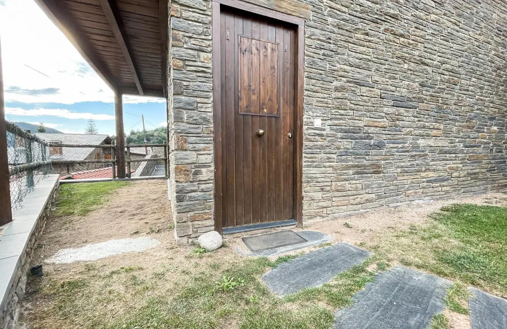 Apartamentos en Barcelona Encant muntanyès, casa amb vistes a Martinet 1