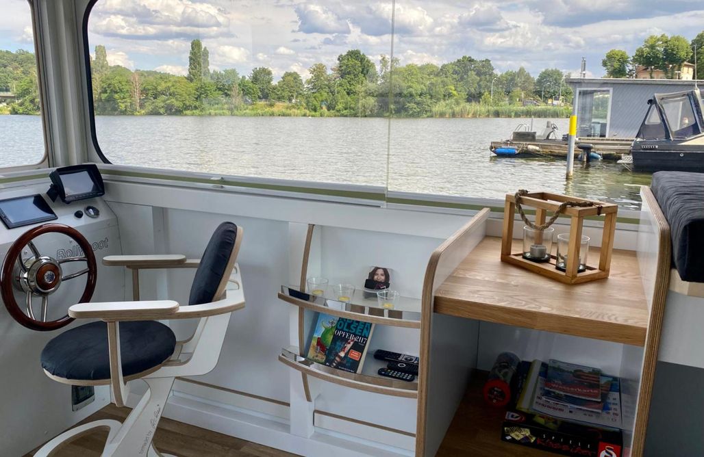 AlohaCamp accommodation AhoiWerder Rollyboot Florina  1