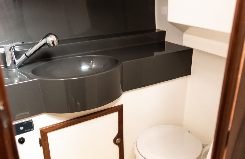 AlohaCamp accommodation Łódź Nautika 830 Houseboat - jacht motorowy bez patentu 1