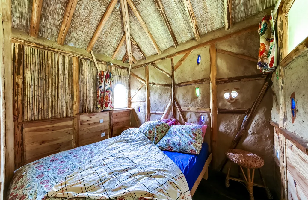 Hébergement AlohaCamp La cabane en paille 5