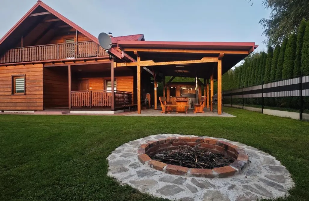 noclegi AlohaCamp Ranczo Bieszczady 2 w Dolinie Sanu 2