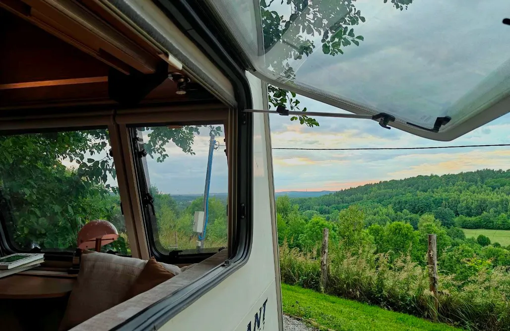 noclegi AlohaCamp Sunrise Camp | Nowoczesna przyczepa kempingowa  5