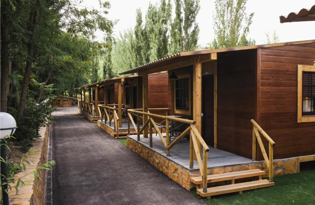alojamientos AlohaCamp Camping Valdeluna - Bungalows  2