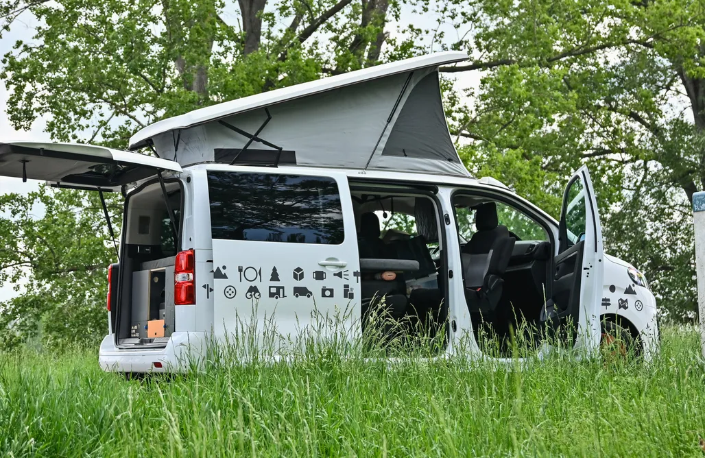 Kampervan Make Life Camper Citroen Spacetourer mit Schlafdach AlohaCamp