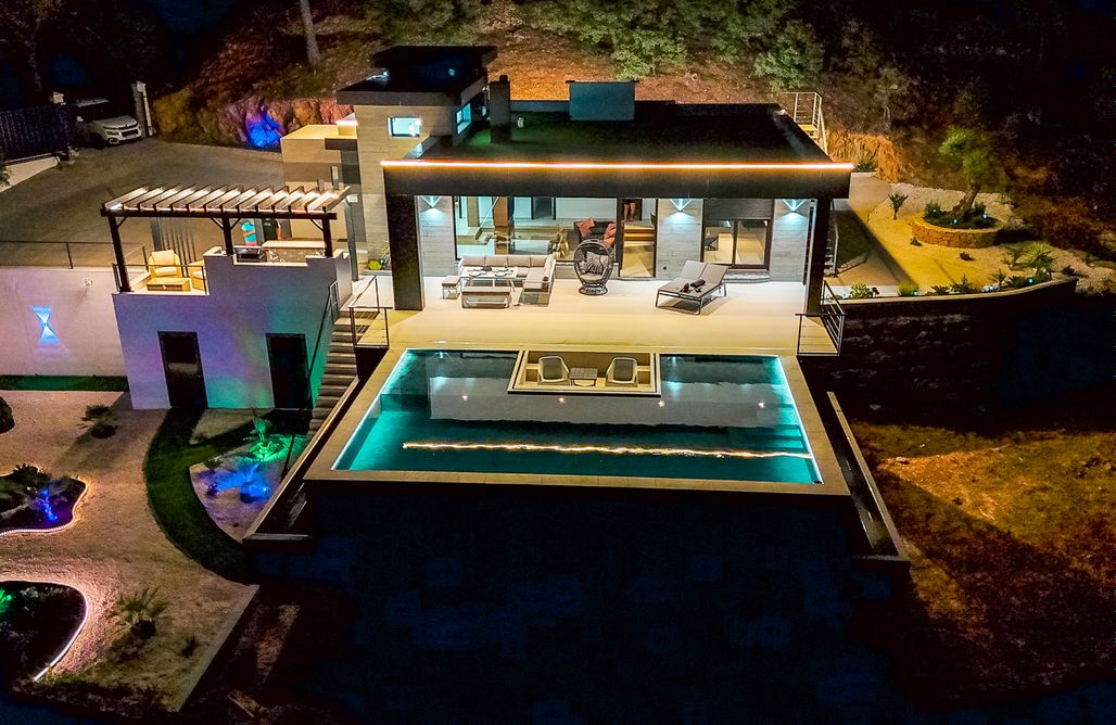 Unterkunft AlohaCamp Villa Paradise. Sunset Views & Private Pool 3