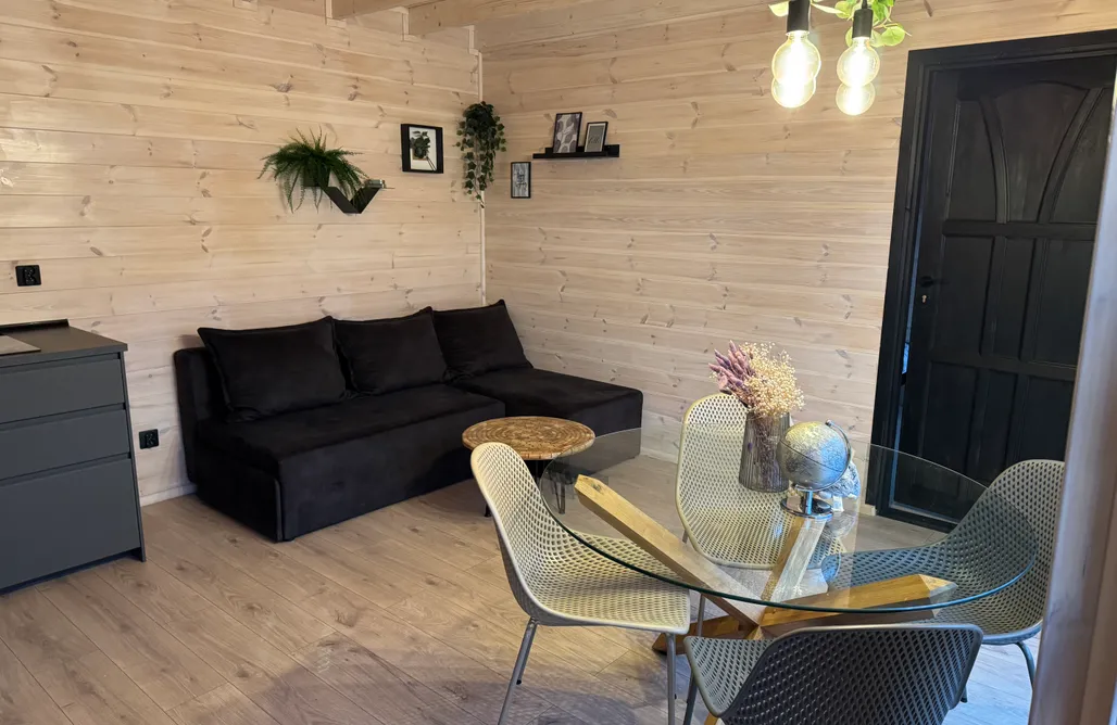 noclegi AlohaCamp GreenWood II - Domek z jacuzzi i furtka do lasu 5