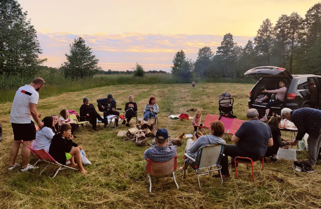 Miejsce kamperowe - Przystań nad Krzywym  AlohaCamp