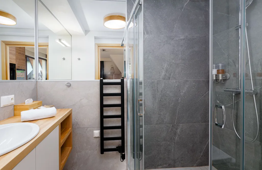 AlohaCamp Ap.7 z częściowym widokiem na góry 2