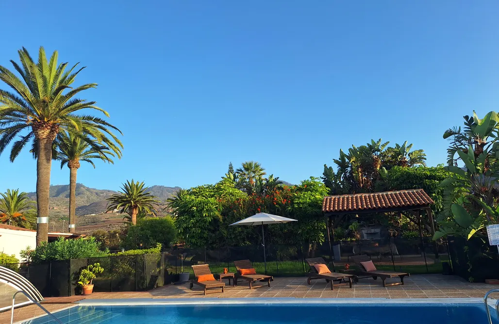 noclegi AlohaCamp Caserío Tradicional Tenerife con piscina 4