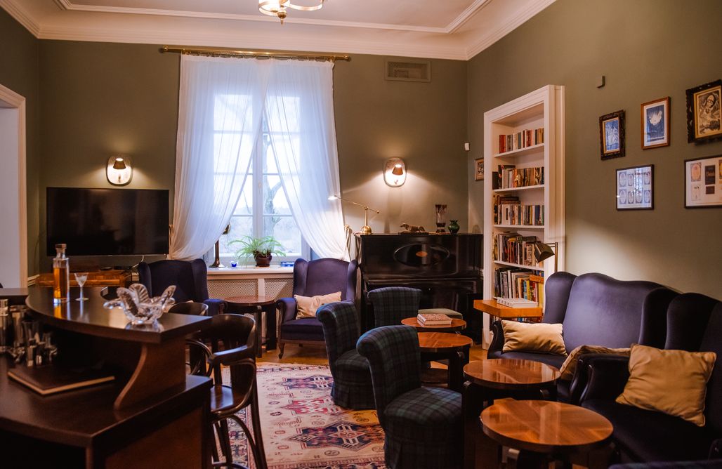 AlohaCamp Pałac Cieleśnica 1