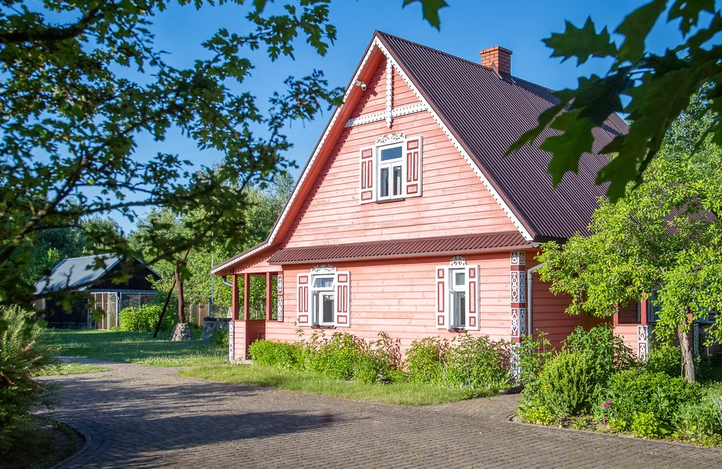 AlohaCamp accommodation Różowy Domek 2